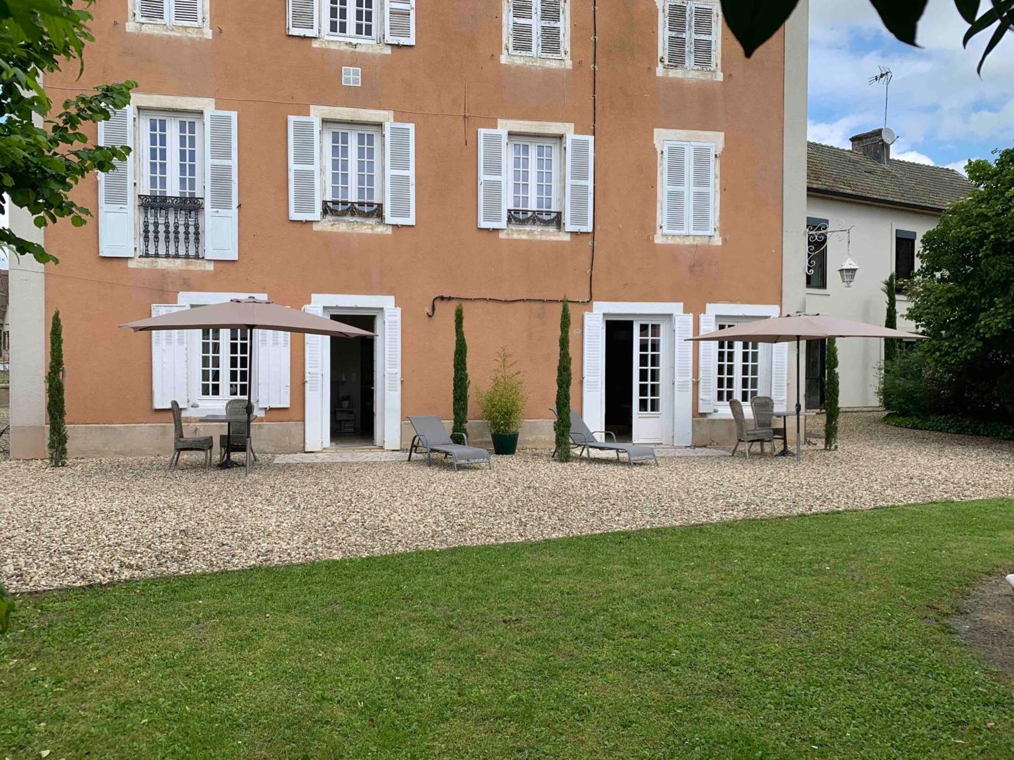 En Ville A La Campagne 2 Louhans Exterior foto